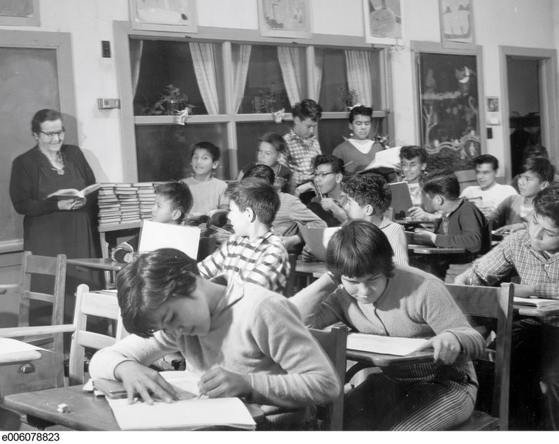 Students by Day : Colonialism and Resistance at the Curve Lake Indian Day School (HC) (Pre-Order for Oct 14/25)
